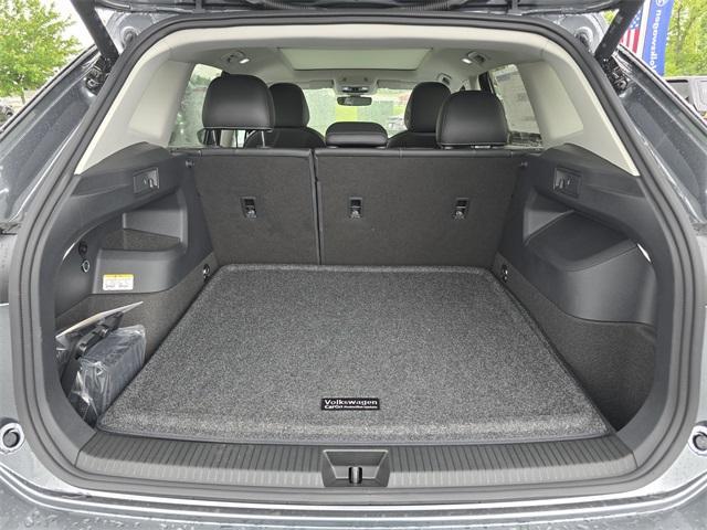new 2025 Volkswagen Tiguan car, priced at $35,698