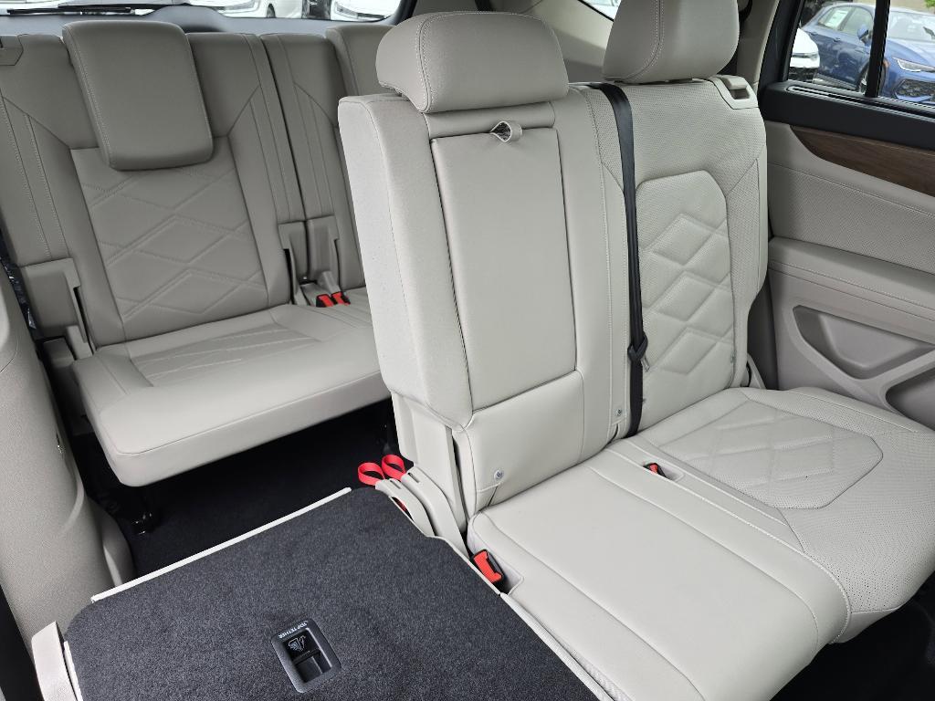 new 2025 Volkswagen Atlas car, priced at $44,688