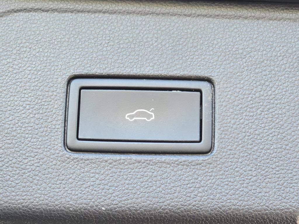 used 2024 Volkswagen Atlas car, priced at $31,997