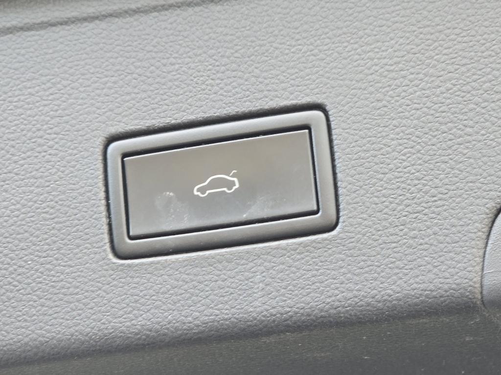 used 2020 Volkswagen Atlas Cross Sport car, priced at $24,750