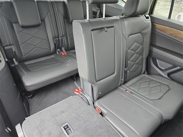 new 2025 Volkswagen Atlas car, priced at $40,943