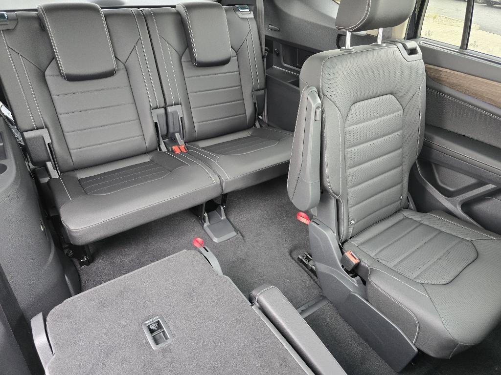 new 2025 Volkswagen Atlas car, priced at $49,804