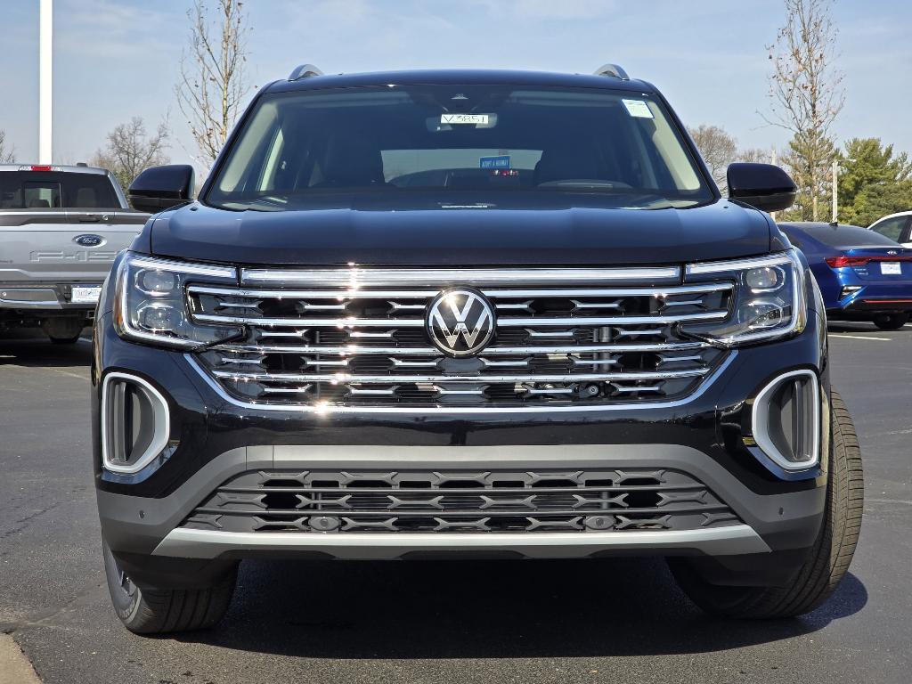 new 2025 Volkswagen Atlas car, priced at $49,902