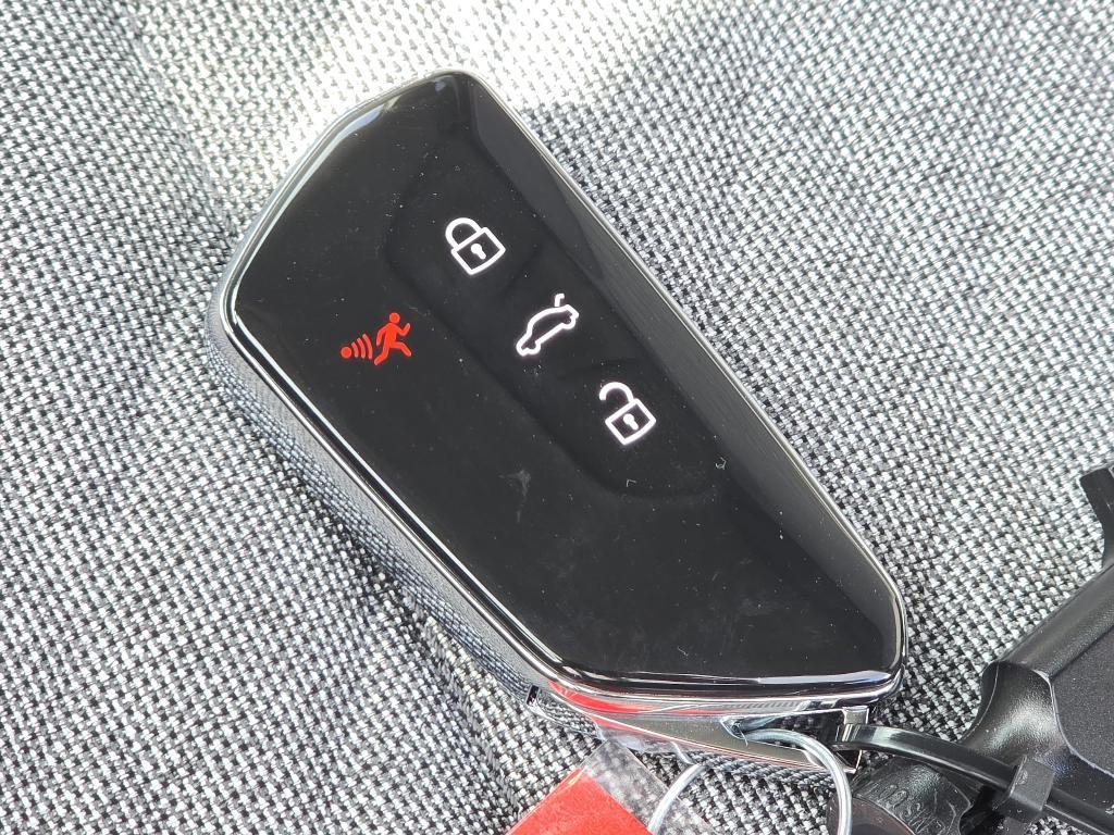 new 2025 Volkswagen Tiguan car, priced at $31,628