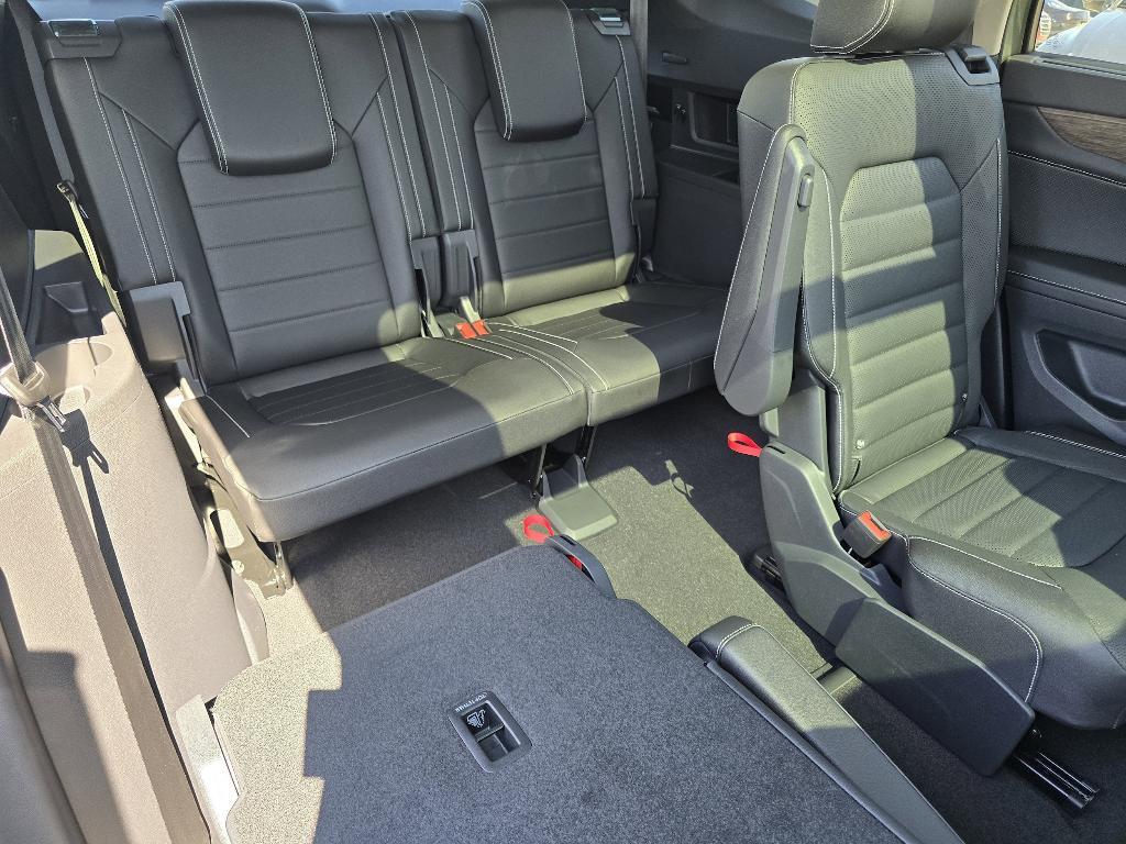 new 2025 Volkswagen Atlas car, priced at $50,099