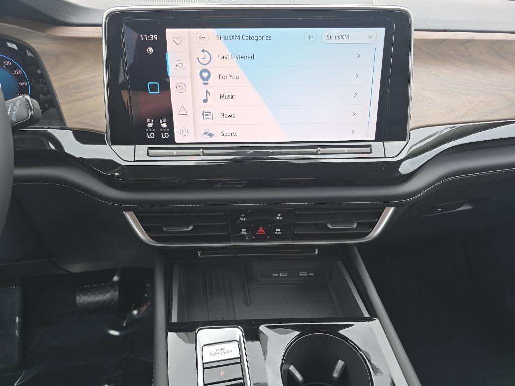 new 2025 Volkswagen Atlas car, priced at $44,688