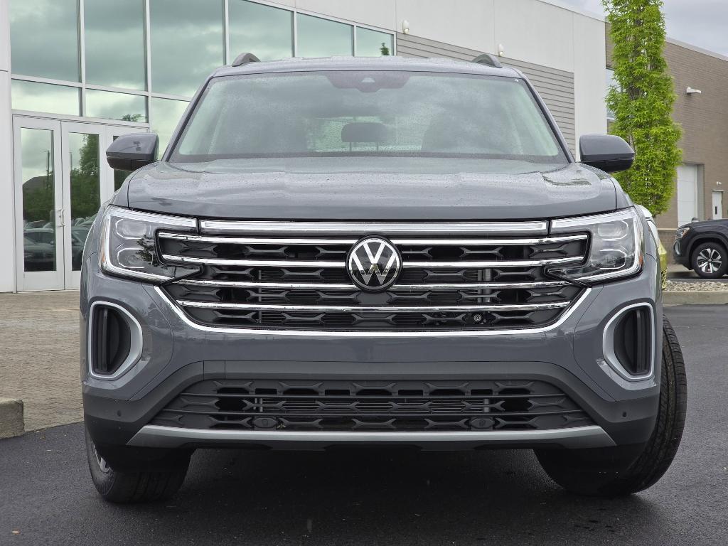new 2025 Volkswagen Atlas car, priced at $44,688