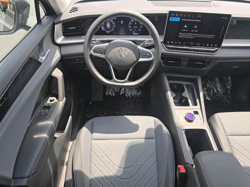 new 2025 Volkswagen Tiguan car, priced at $35,698