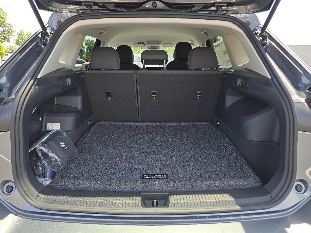 new 2025 Volkswagen Tiguan car, priced at $31,956