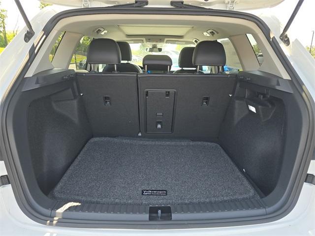 new 2025 Volkswagen Taos car