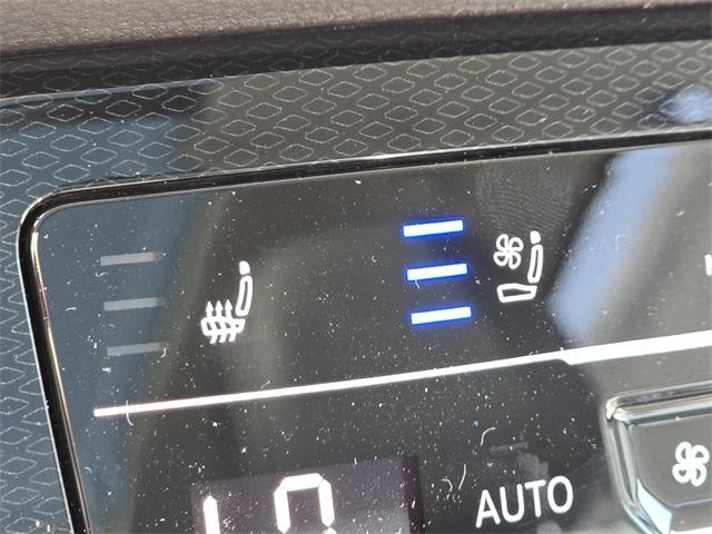 new 2025 Volkswagen Taos car