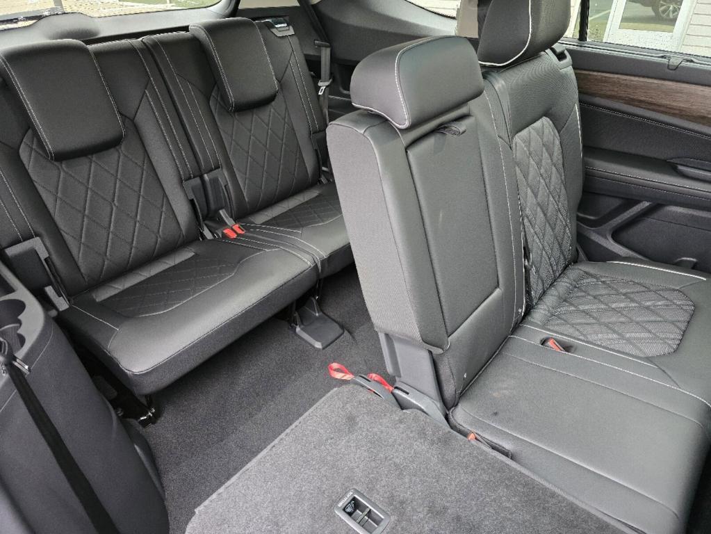 new 2025 Volkswagen Atlas car, priced at $54,580