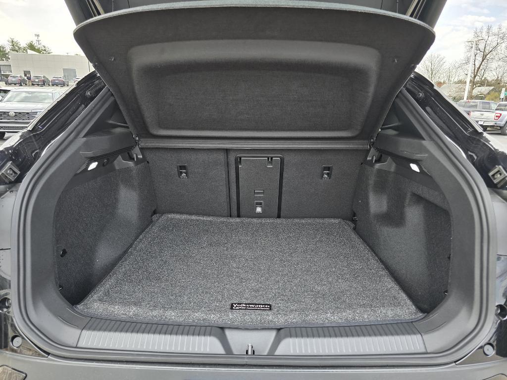 new 2025 Volkswagen ID.4 car, priced at $54,645