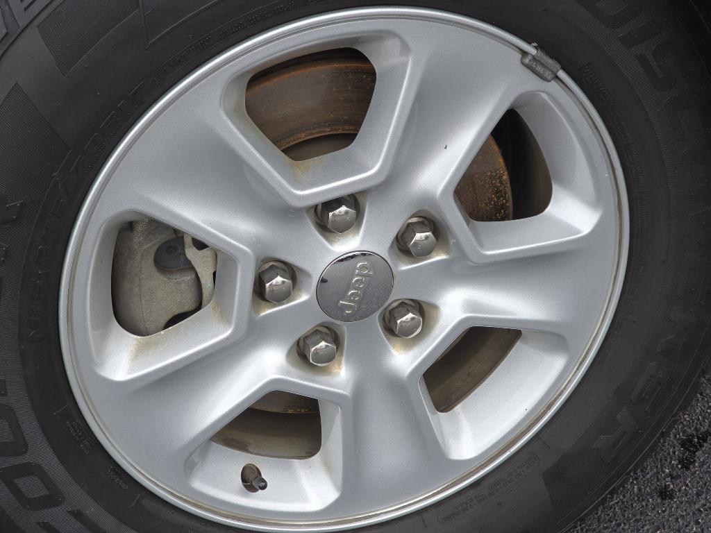 used 2017 Jeep Grand Cherokee car, priced at $12,627