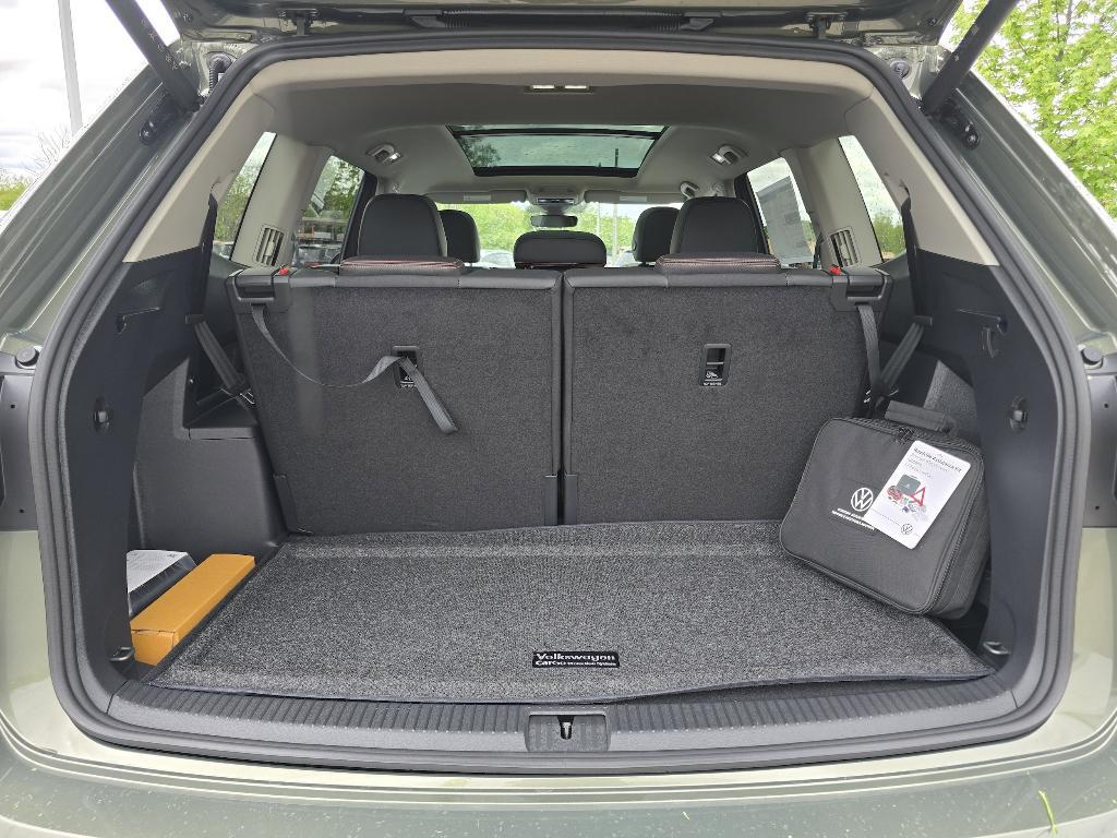 new 2025 Volkswagen Atlas car, priced at $47,213