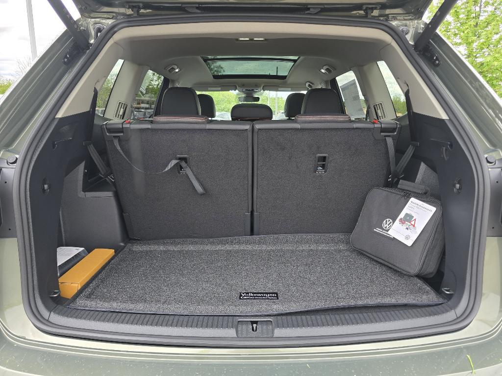 new 2025 Volkswagen Atlas car, priced at $47,213