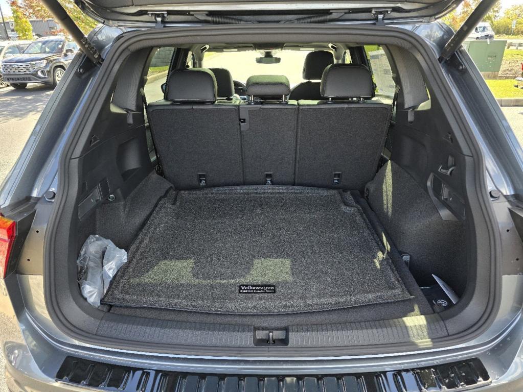 new 2024 Volkswagen Tiguan car, priced at $34,214