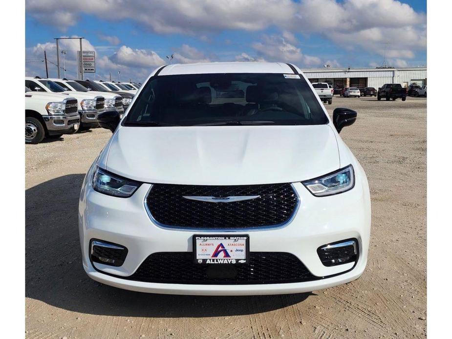 new 2025 Chrysler Pacifica car, priced at $43,086