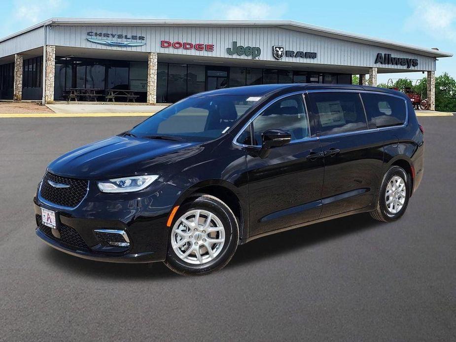 new 2025 Chrysler Pacifica car, priced at $45,325