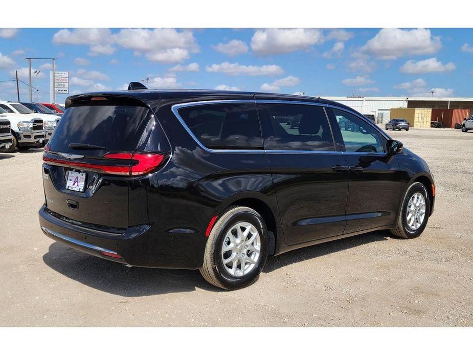 new 2025 Chrysler Pacifica car, priced at $45,325