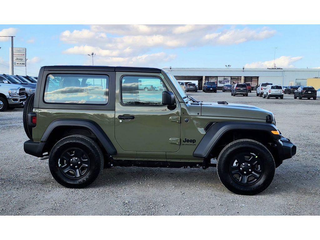 new 2025 Jeep Wrangler car, priced at $39,050