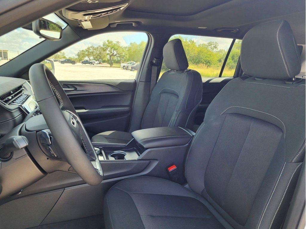 new 2025 Jeep Grand Cherokee L car, priced at $42,320