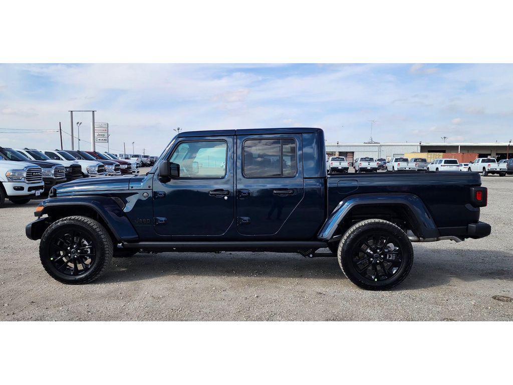 new 2025 Jeep Gladiator car, priced at $43,185