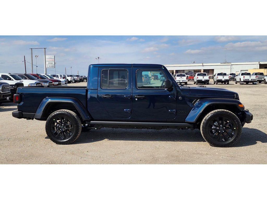 new 2025 Jeep Gladiator car, priced at $43,185