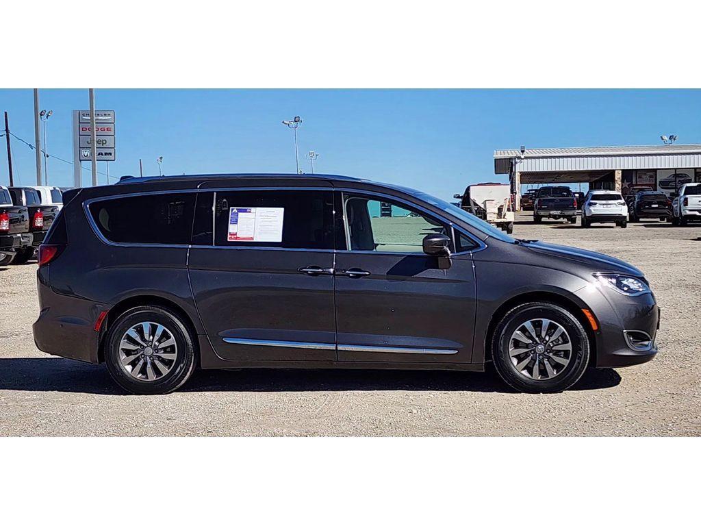 used 2020 Chrysler Pacifica car, priced at $18,991