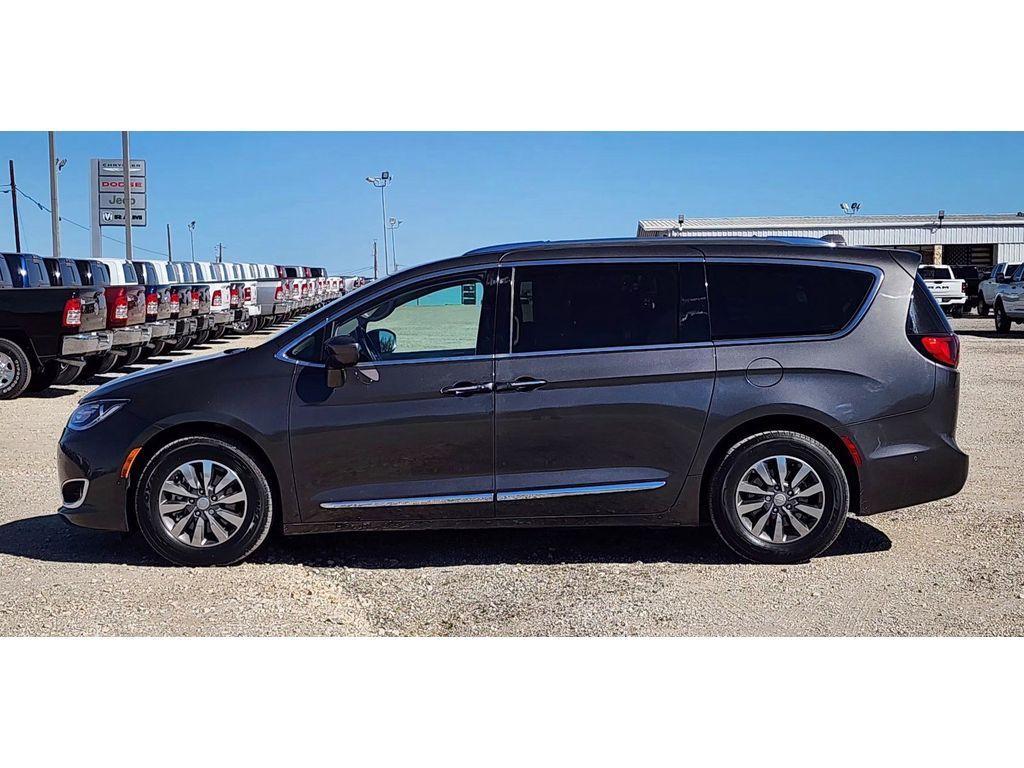 used 2020 Chrysler Pacifica car, priced at $18,991