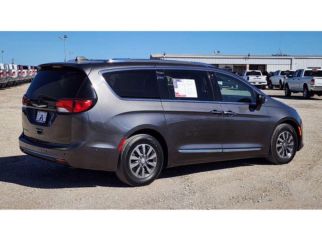 used 2020 Chrysler Pacifica car, priced at $18,991