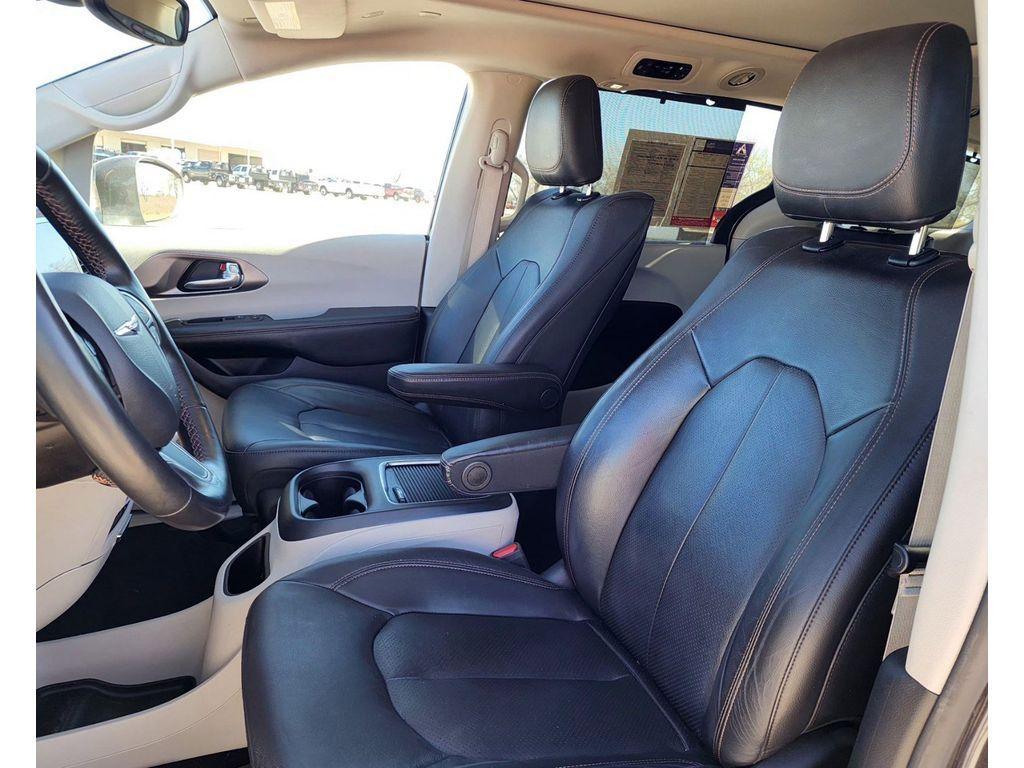 used 2020 Chrysler Pacifica car, priced at $18,991