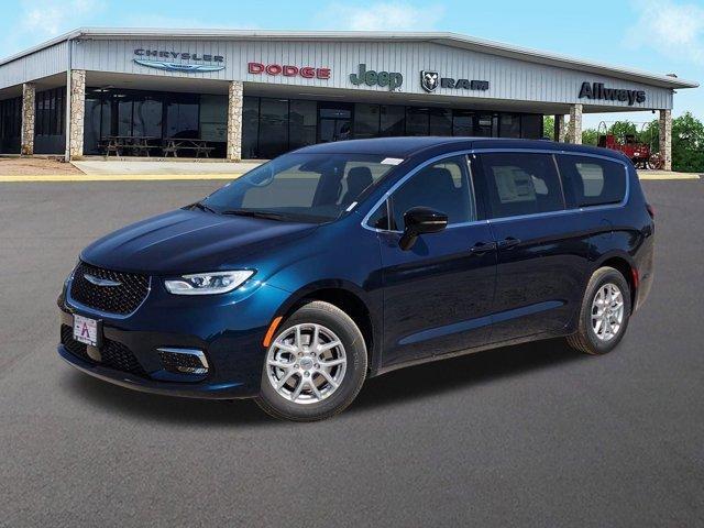 new 2025 Chrysler Pacifica car, priced at $44,540