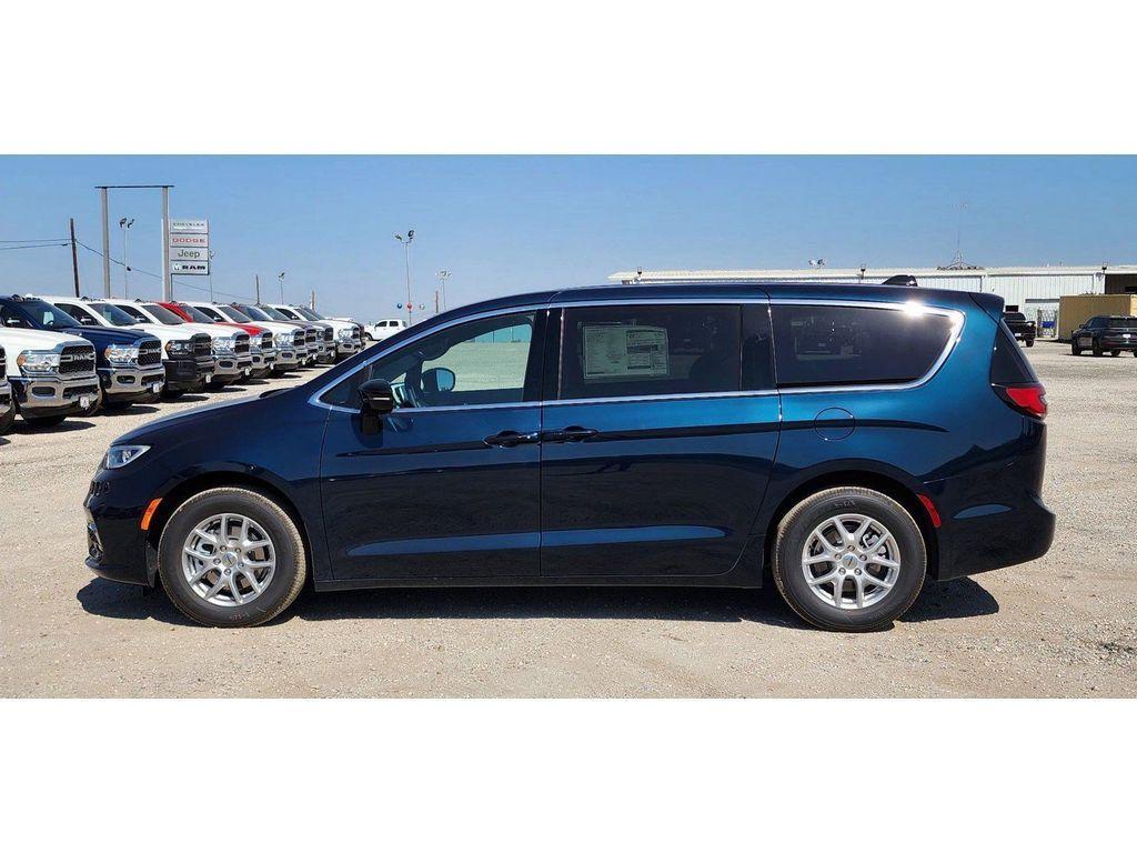 new 2025 Chrysler Pacifica car, priced at $42,351