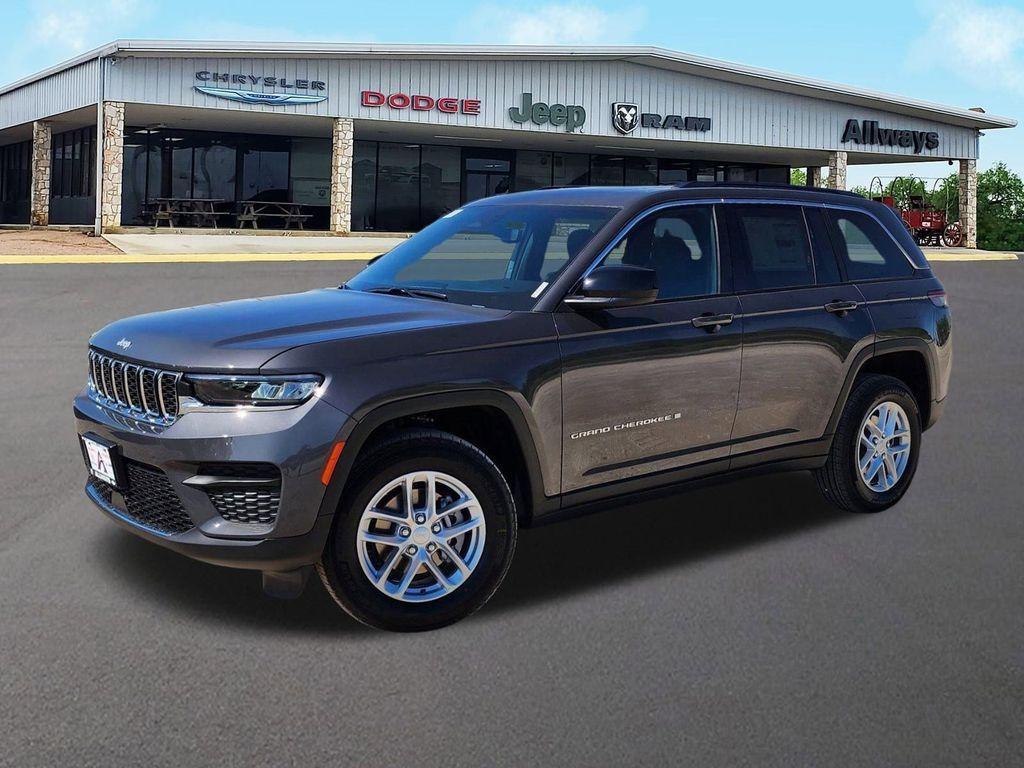 new 2025 Jeep Grand Cherokee car, priced at $40,820