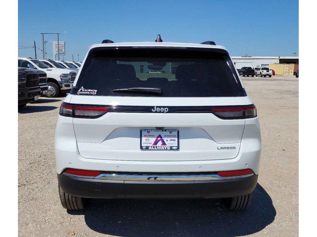 new 2024 Jeep Grand Cherokee car, priced at $41,425