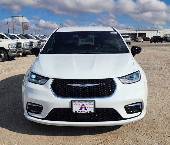 new 2025 Chrysler Pacifica car, priced at $45,325