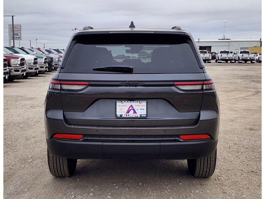 new 2025 Jeep Grand Cherokee car