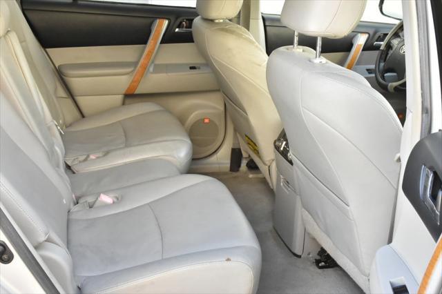 used 2008 Toyota Highlander Hybrid car, priced at $5,499