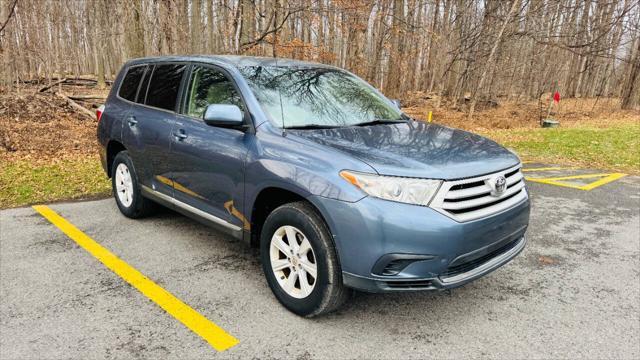 used 2012 Toyota Highlander car, priced at $13,721