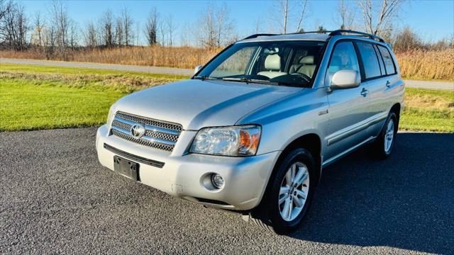 used 2006 Toyota Highlander Hybrid car, priced at $8,488