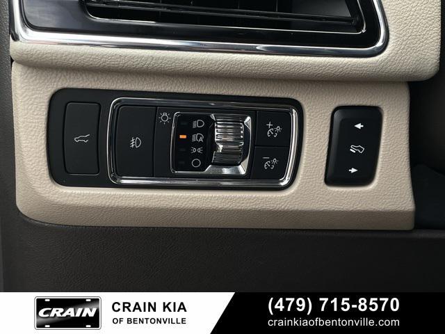 used 2022 Lincoln Navigator car, priced at $61,900