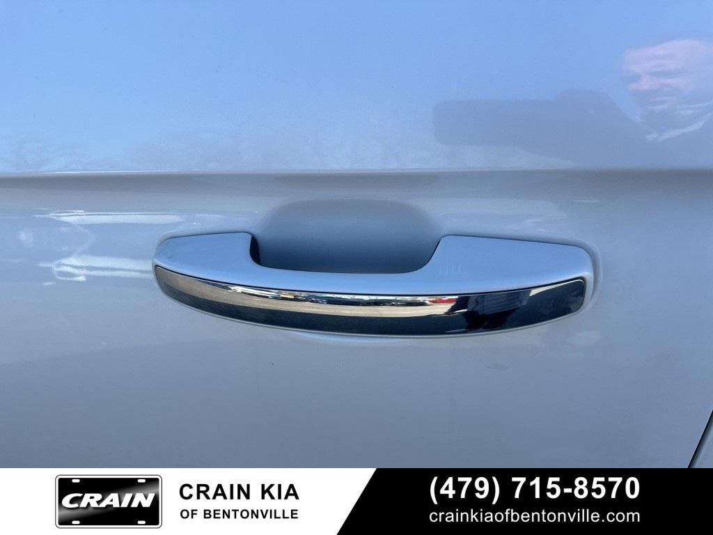 used 2018 Lincoln Navigator L car, priced at $31,000