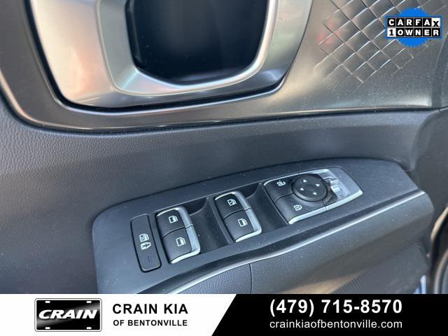 used 2023 Kia Sorento Hybrid car, priced at $32,900