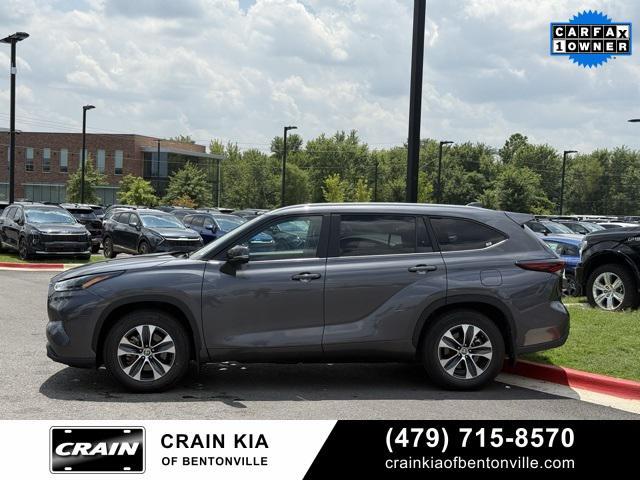 used 2024 Toyota Highlander car, priced at $39,700