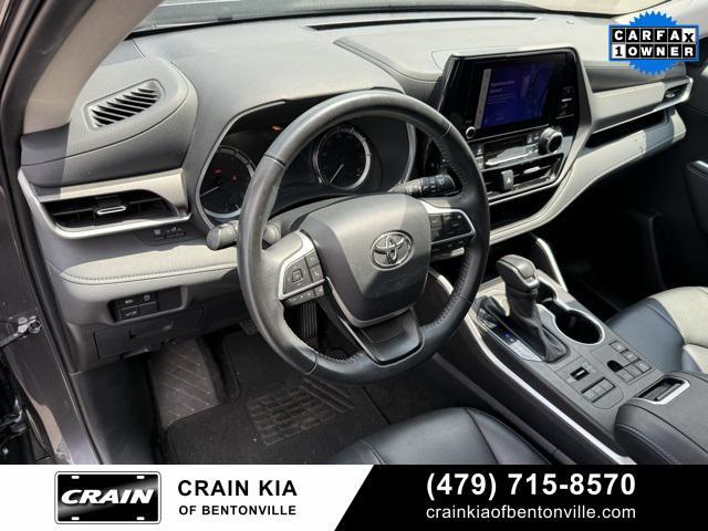 used 2024 Toyota Highlander car, priced at $39,700