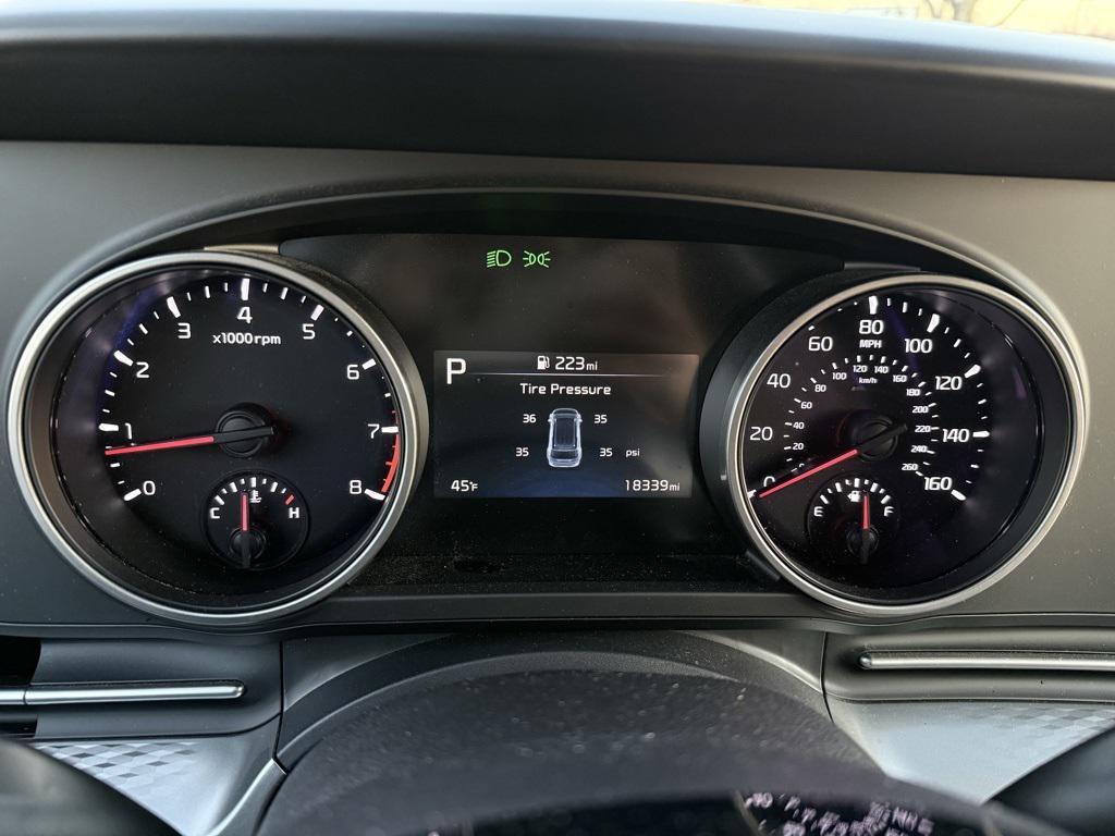 used 2024 Kia Carnival car, priced at $32,500