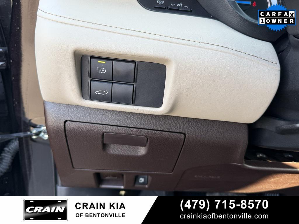 used 2021 Toyota Highlander Hybrid car, priced at $37,200