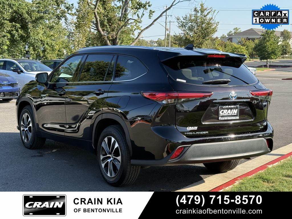 used 2021 Toyota Highlander Hybrid car, priced at $37,200