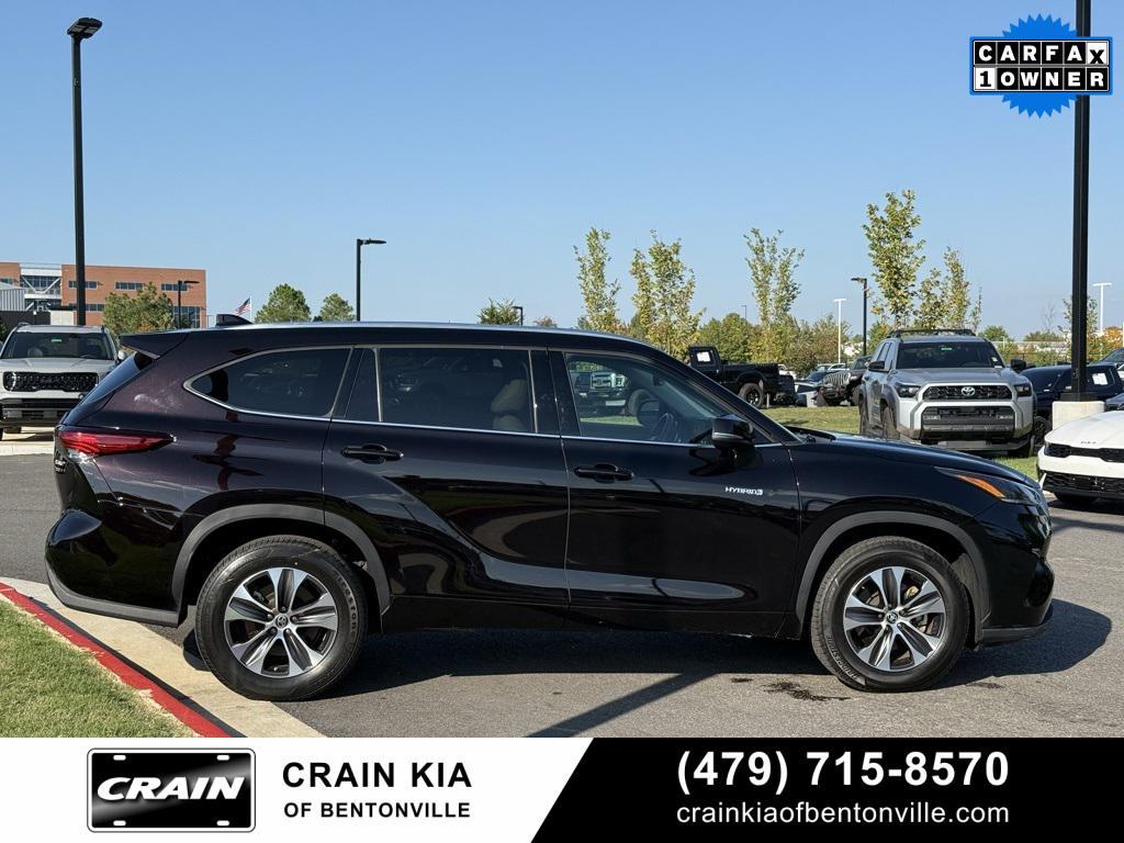 used 2021 Toyota Highlander Hybrid car, priced at $37,200